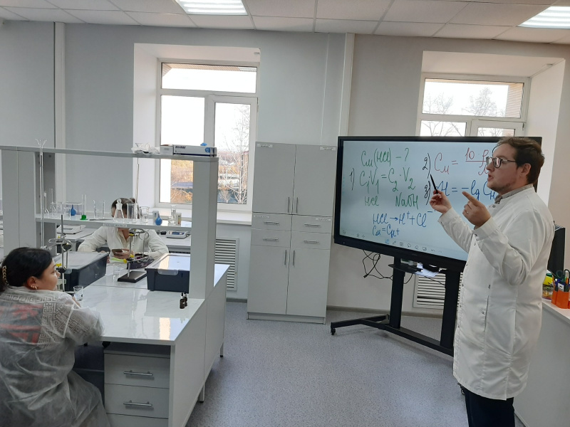   20 учителей химии из 10 районов Хабаровского края повысили профессиональную компетентность в ХК ИРО