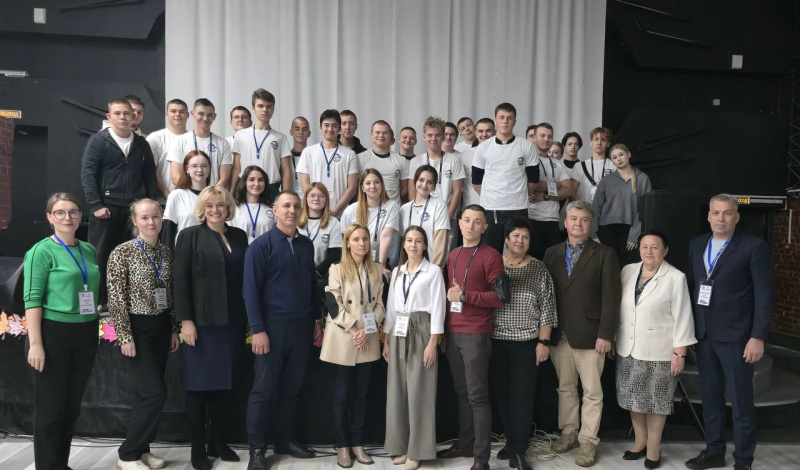 Студенты техникумов и колледжей края стали участниками предпринимательской игры «Исследования рынка»