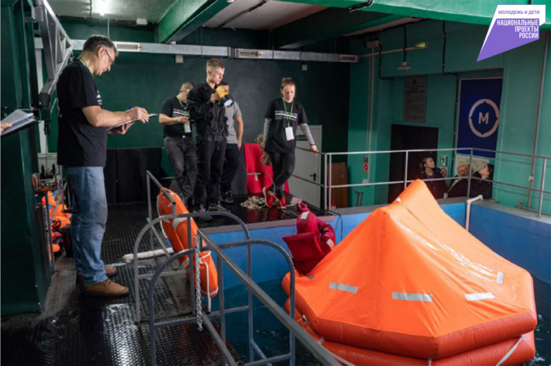 Востребованные профессии: в Хабаровском крае определяют лучших будущих матросов, мотористов, судовых механиков и капитанов