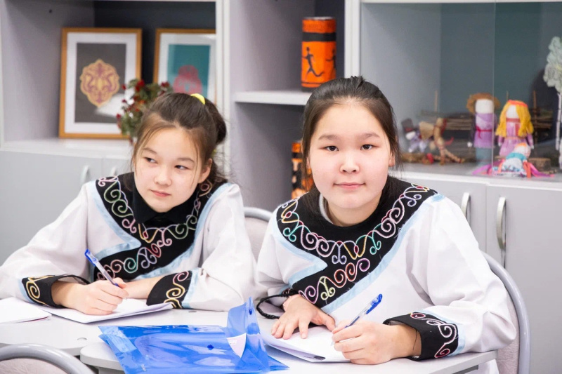 Завершилась образовательная акция «Диктант на родных языках коренных малочисленных народов Севера, Сибири и Дальнего Востока», проходившая в период с 15 по 24 февраля 2022 года. 