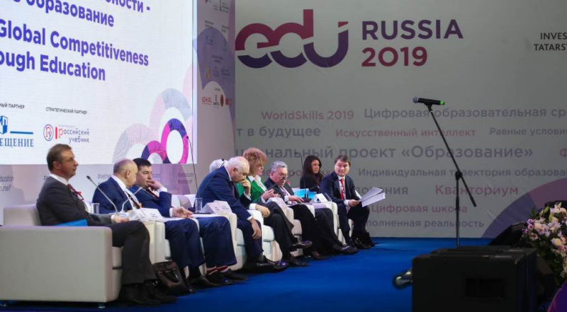 Роберт Уразов: "В вопросах профобразования надо отходить от концентрации на специализации и делать ставку на индивидуальный подход"