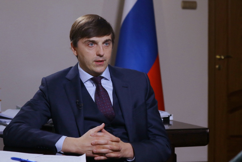 Министр просвещения Сергей Кравцов ответил на вопросы читателей «Российской газеты»