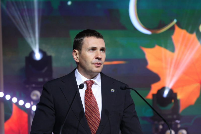 Дмитрий Демешин: в ваших руках – самое ценное достояние Хабаровского края и всей России – наши дети, наше будущее!