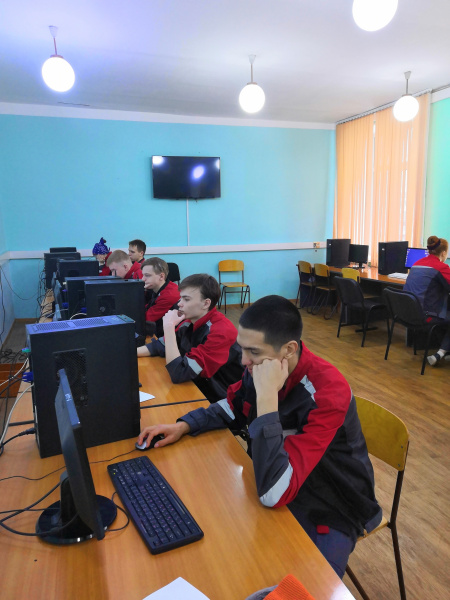 Кадры для строительной отрасли
