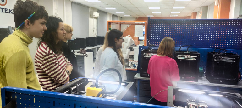 IT-КУБЫ И КВАНТОРИУМЫ: как готовят педагогов будущего в Хабаровском крае